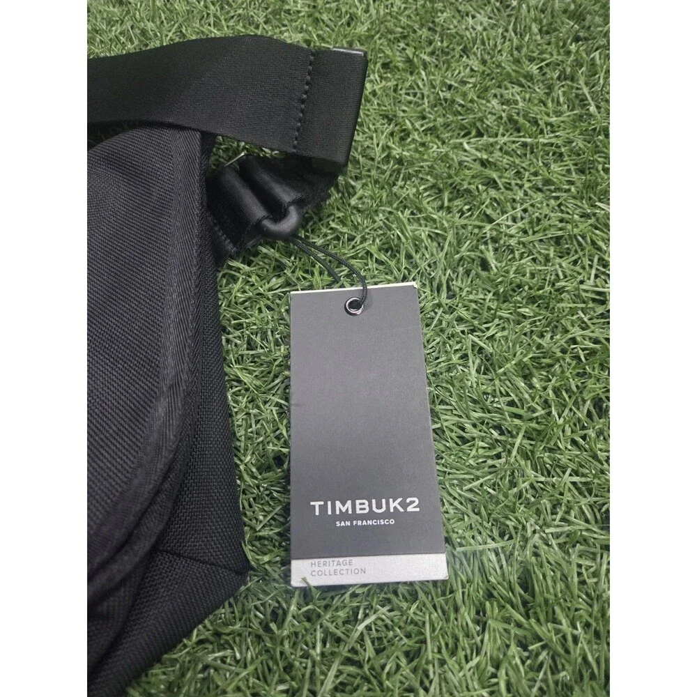 Timbuk2 Catapult Sling Bag Jet Black Adjustable Strap Inner Pockets Zip Buckle